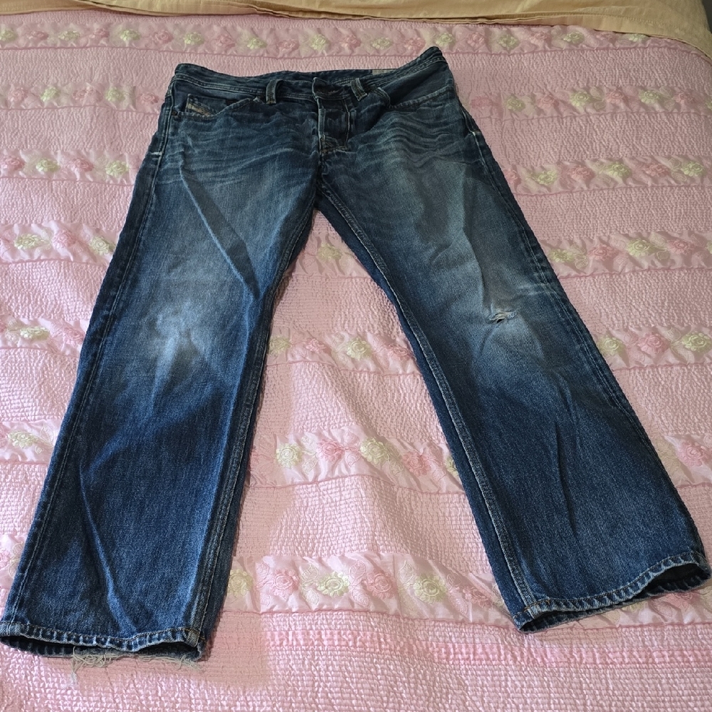 Stylish Denim Straight-Leg Jeans for Men